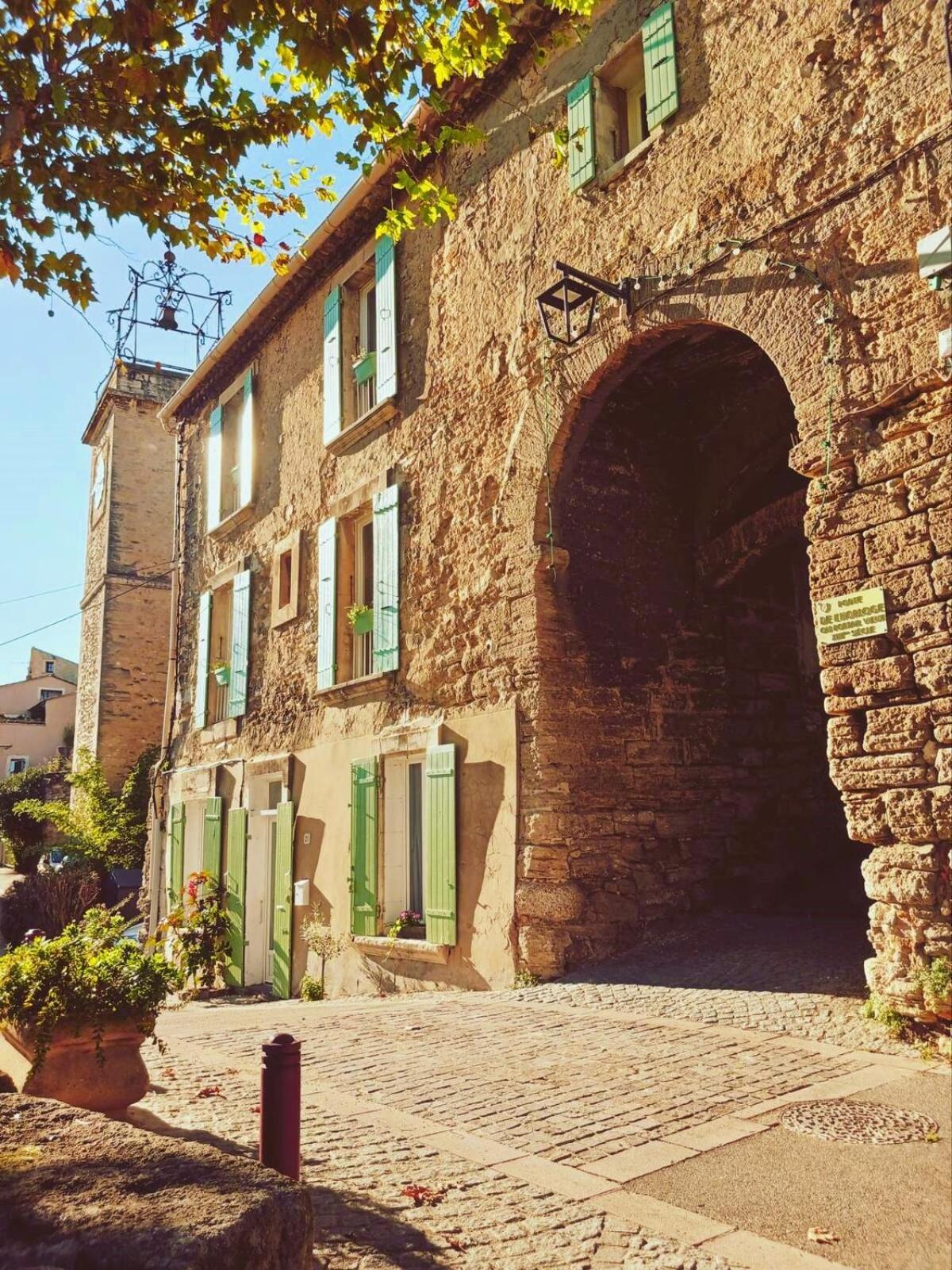 L'Appartement De L'Arche Châteauneuf-de-Gadagne Exterior foto
